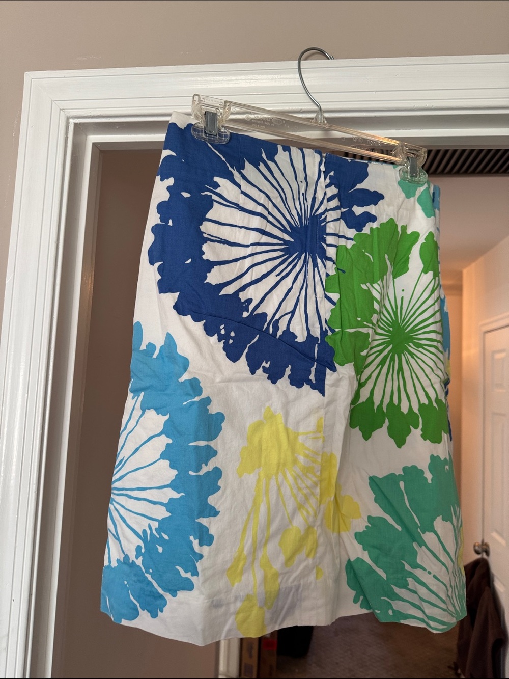 Lilly Pulitzer White Floral Burst Cotton Skirt with Blue, Green & Yellow Print